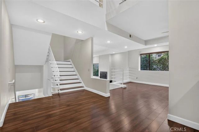 1425 Columbia Dr, Glendale, CA 91205