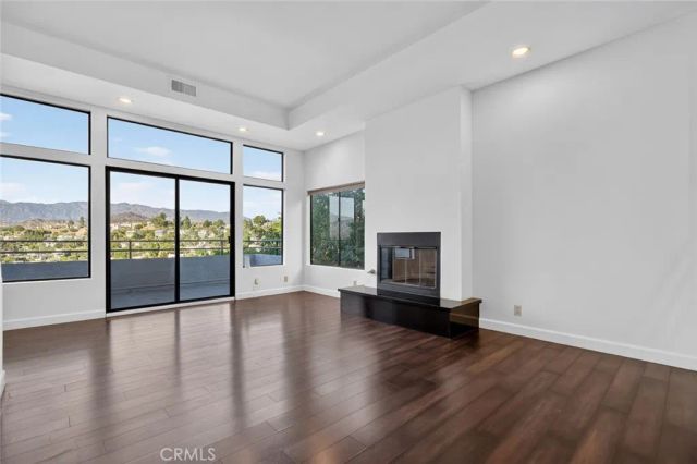1425 Columbia Dr, Glendale, CA 91205