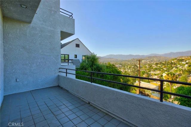 1425 Columbia Dr, Glendale, CA 91205