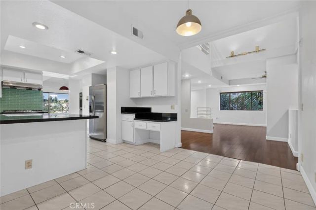 1425 Columbia Dr, Glendale, CA 91205