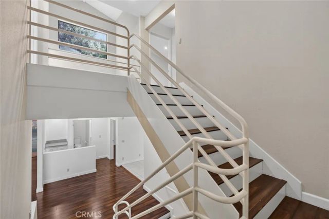 1425 Columbia Dr, Glendale, CA 91205