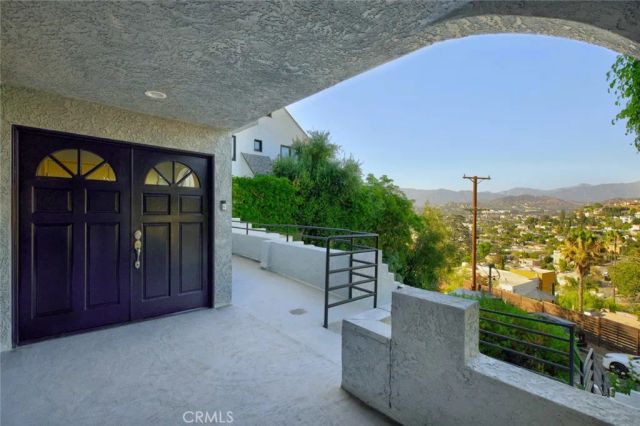 1425 Columbia Dr, Glendale, CA 91205