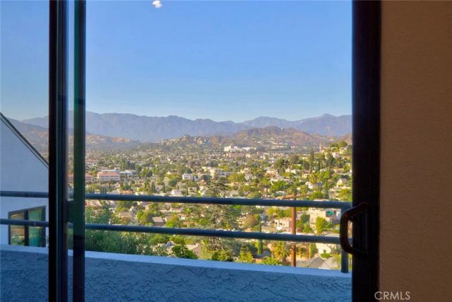 1425 Columbia Dr, Glendale, CA 91205
