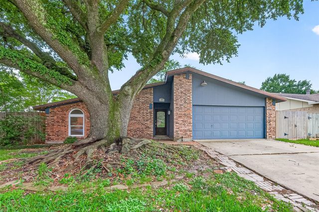 18211 Navajo Trail Drive, Spring, TX 77388