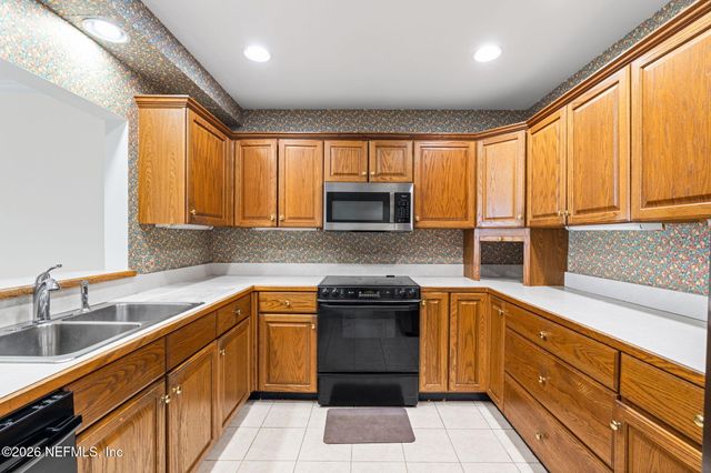 701 BEACH Avenue 201, Atlantic Beach, FL 32233