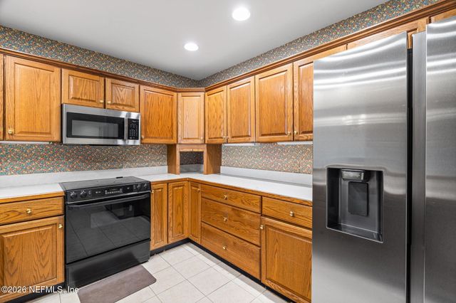 701 BEACH Avenue 201, Atlantic Beach, FL 32233