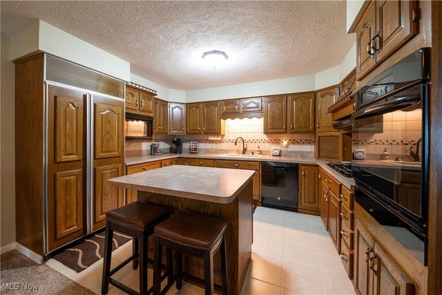 6142 Cheryl Place, Concord, OH 44077