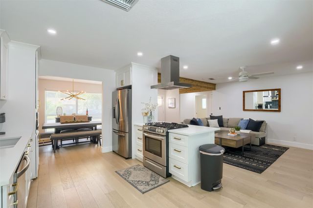 9016 W Pointer LN, Austin, TX 78758