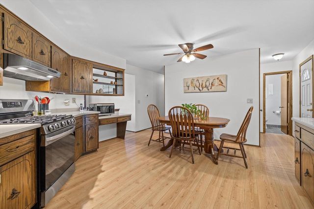 W311S8635 Cherokee PASS, Mukwonago, WI 53149