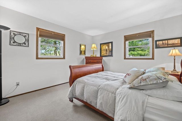 W311S8635 Cherokee PASS, Mukwonago, WI 53149