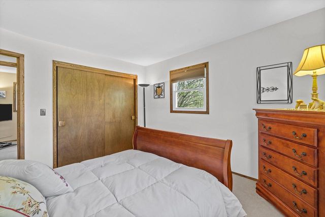 W311S8635 Cherokee PASS, Mukwonago, WI 53149