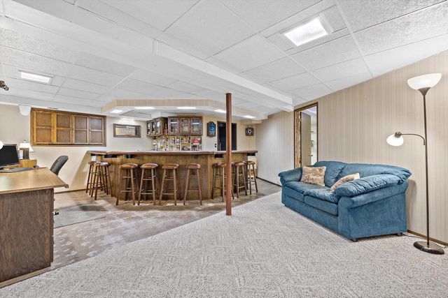 W311S8635 Cherokee PASS, Mukwonago, WI 53149