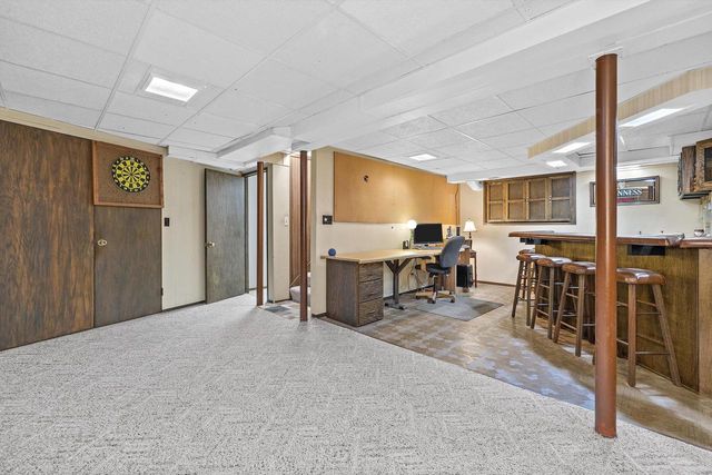 W311S8635 Cherokee PASS, Mukwonago, WI 53149