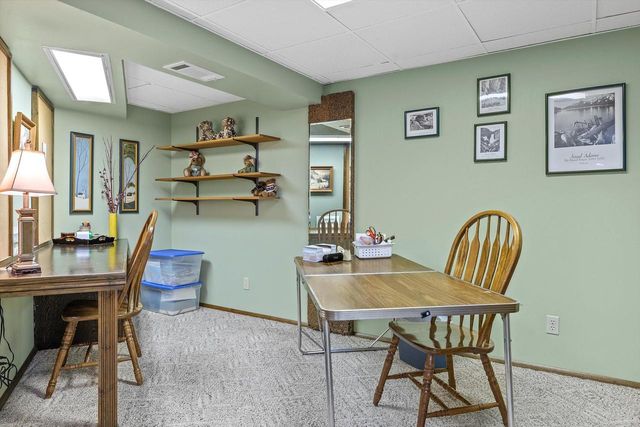 W311S8635 Cherokee PASS, Mukwonago, WI 53149