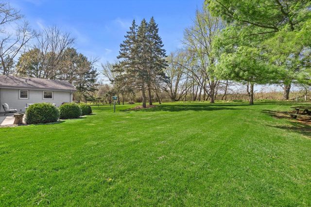 W311S8635 Cherokee PASS, Mukwonago, WI 53149