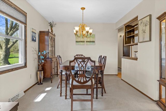 W311S8635 Cherokee PASS, Mukwonago, WI 53149
