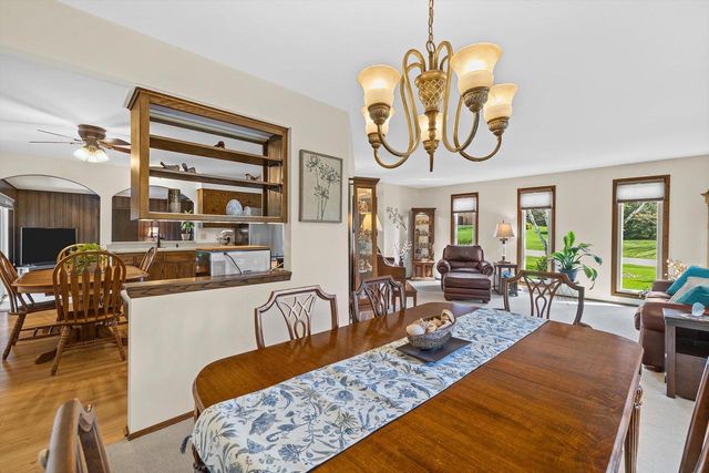 W311S8635 Cherokee PASS, Mukwonago, WI 53149