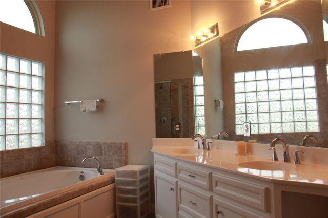 3703 Main Poplar Drive, Houston, TX 77025