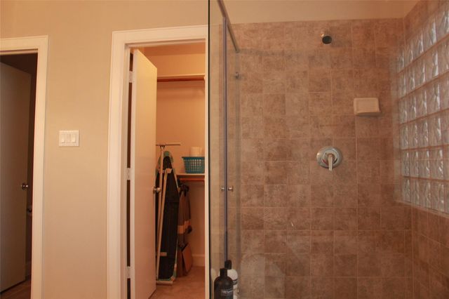 3703 Main Poplar Drive, Houston, TX 77025