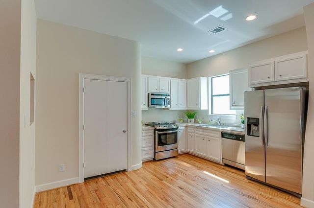 3703 Main Poplar Drive, Houston, TX 77025