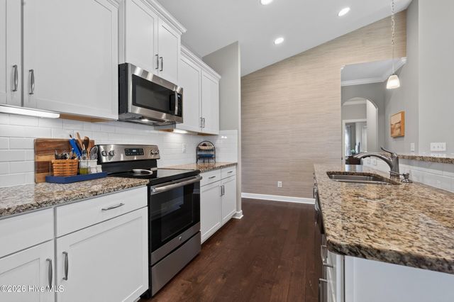 421 Island End Court, Wilmington, NC 28412