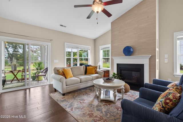 421 Island End Court, Wilmington, NC 28412