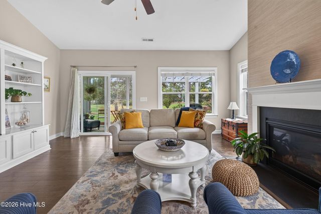 421 Island End Court, Wilmington, NC 28412