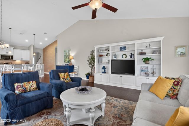 421 Island End Court, Wilmington, NC 28412