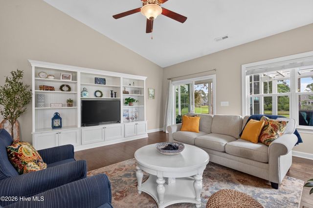 421 Island End Court, Wilmington, NC 28412