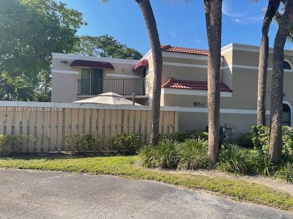 4355 Village Drive A, Delray Beach, FL 33445