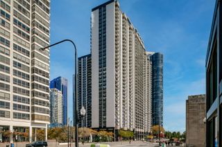 400 E RANDOLPH Street 1528, Chicago, IL 60601