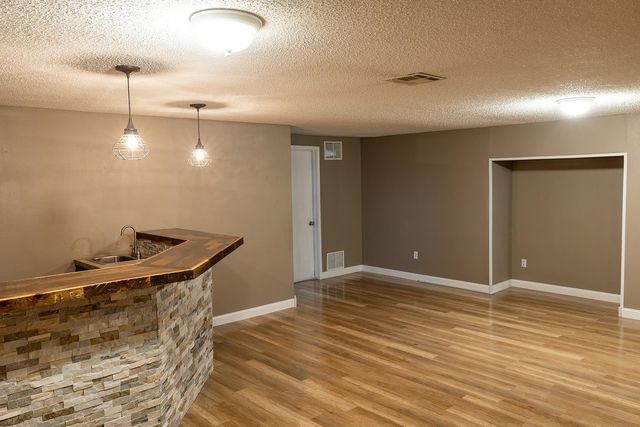 356 N Parkridge St, Wichita, KS 67212