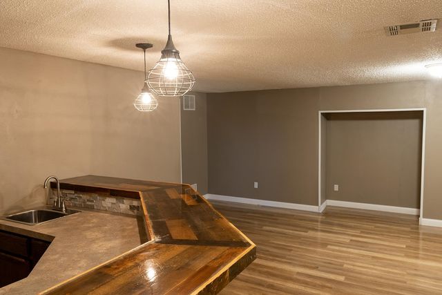 356 N Parkridge St, Wichita, KS 67212