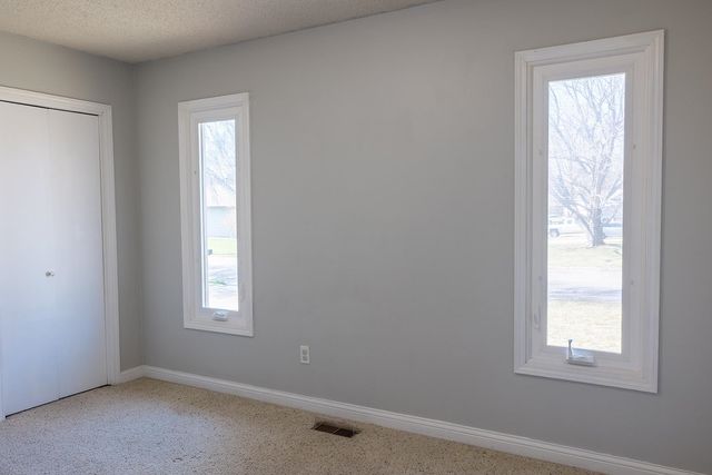 356 N Parkridge St, Wichita, KS 67212