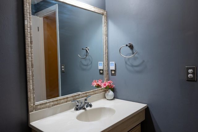 356 N Parkridge St, Wichita, KS 67212