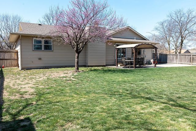 356 N Parkridge St, Wichita, KS 67212