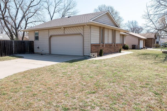 356 N Parkridge St, Wichita, KS 67212