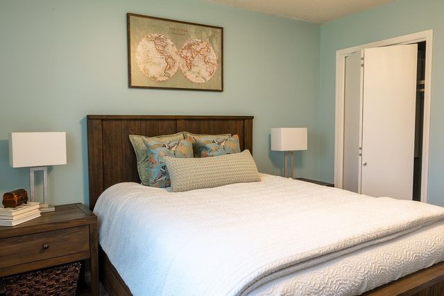 356 N Parkridge St, Wichita, KS 67212