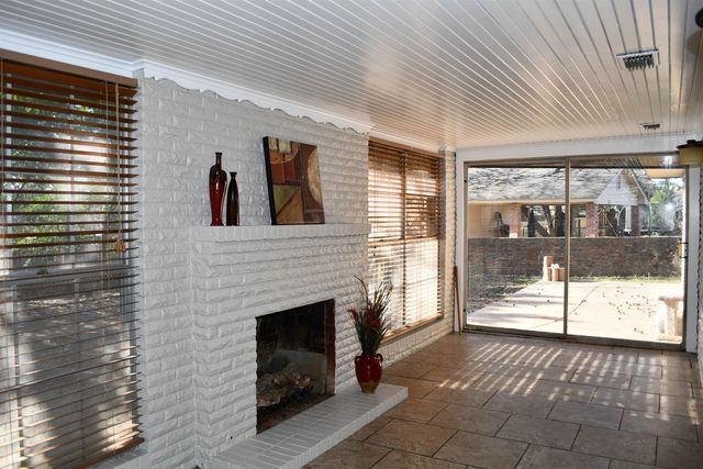 1913 Franklin Dr, Longview, TX 75601