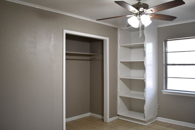 1913 Franklin Dr, Longview, TX 75601