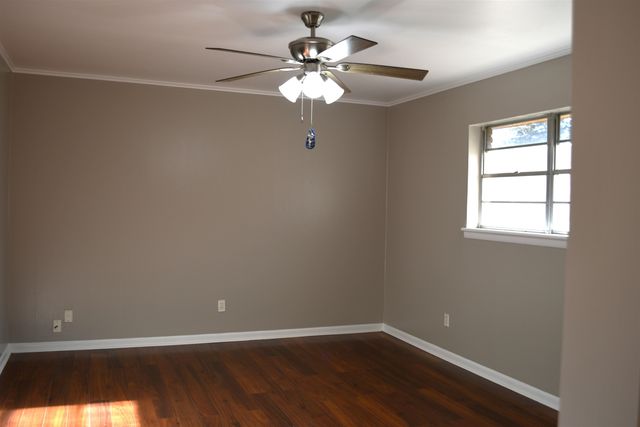 1913 Franklin Dr, Longview, TX 75601