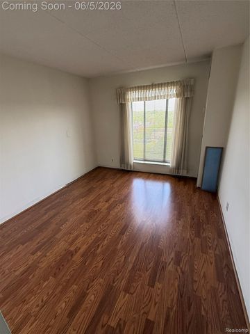 21800 Morley Avenue 911, Dearborn, MI 48124