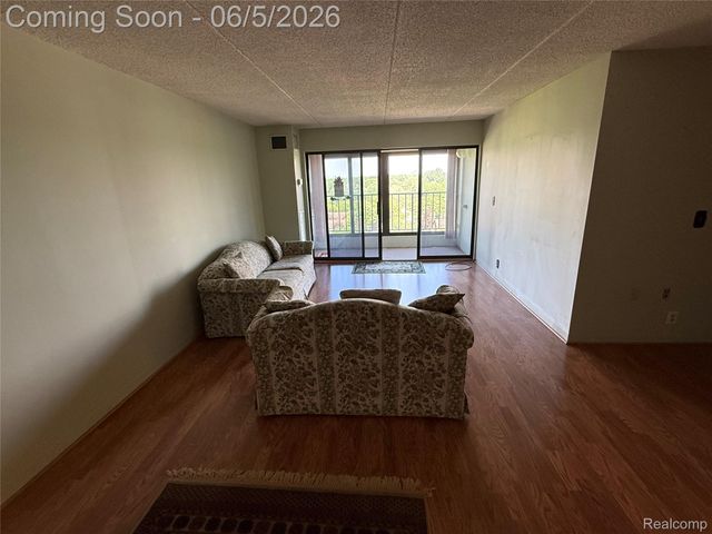 21800 Morley Avenue 911, Dearborn, MI 48124