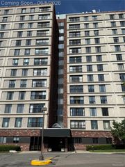 21800 Morley Avenue 911, Dearborn, MI 48124