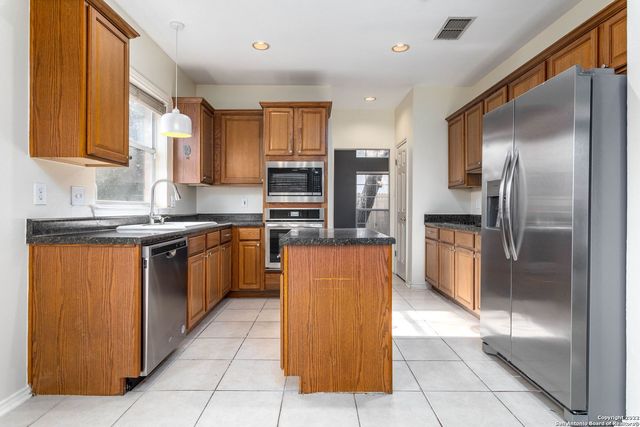 5 NIKITA DR, San Antonio, TX 78248