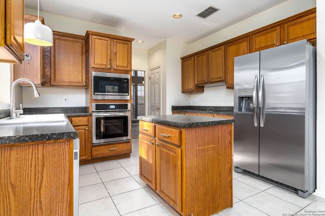 5 NIKITA DR, San Antonio, TX 78248