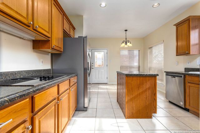 5 NIKITA DR, San Antonio, TX 78248