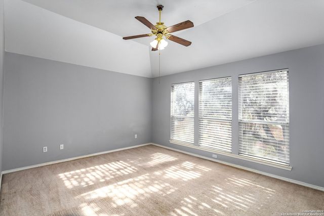 5 NIKITA DR, San Antonio, TX 78248
