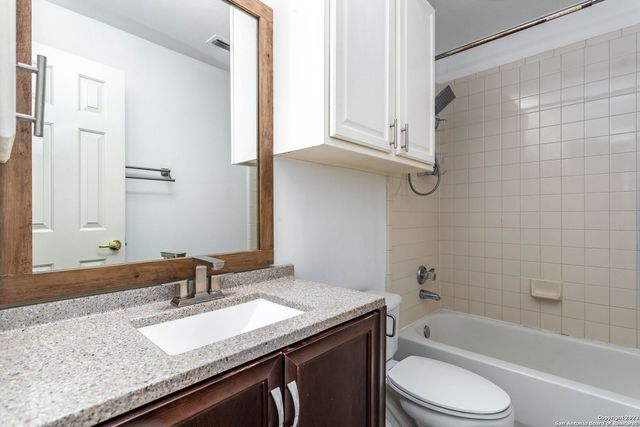 5 NIKITA DR, San Antonio, TX 78248