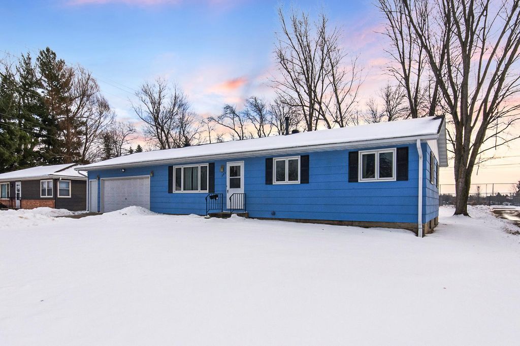 205 Linden Place S, Northfield, MN 55057